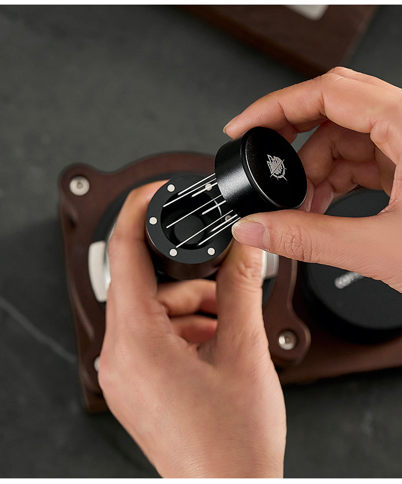 Anti-distribution tamper before and after puck comparison